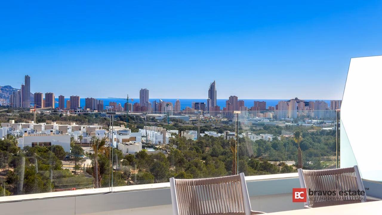 Modern 2-Bedroom Apartment in Finestrat 1