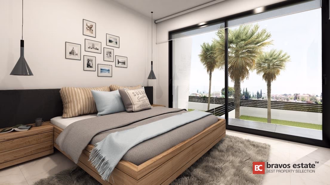 Ready Villa with Pool and 3-Car Garage in San Juan de Alicante - 4
