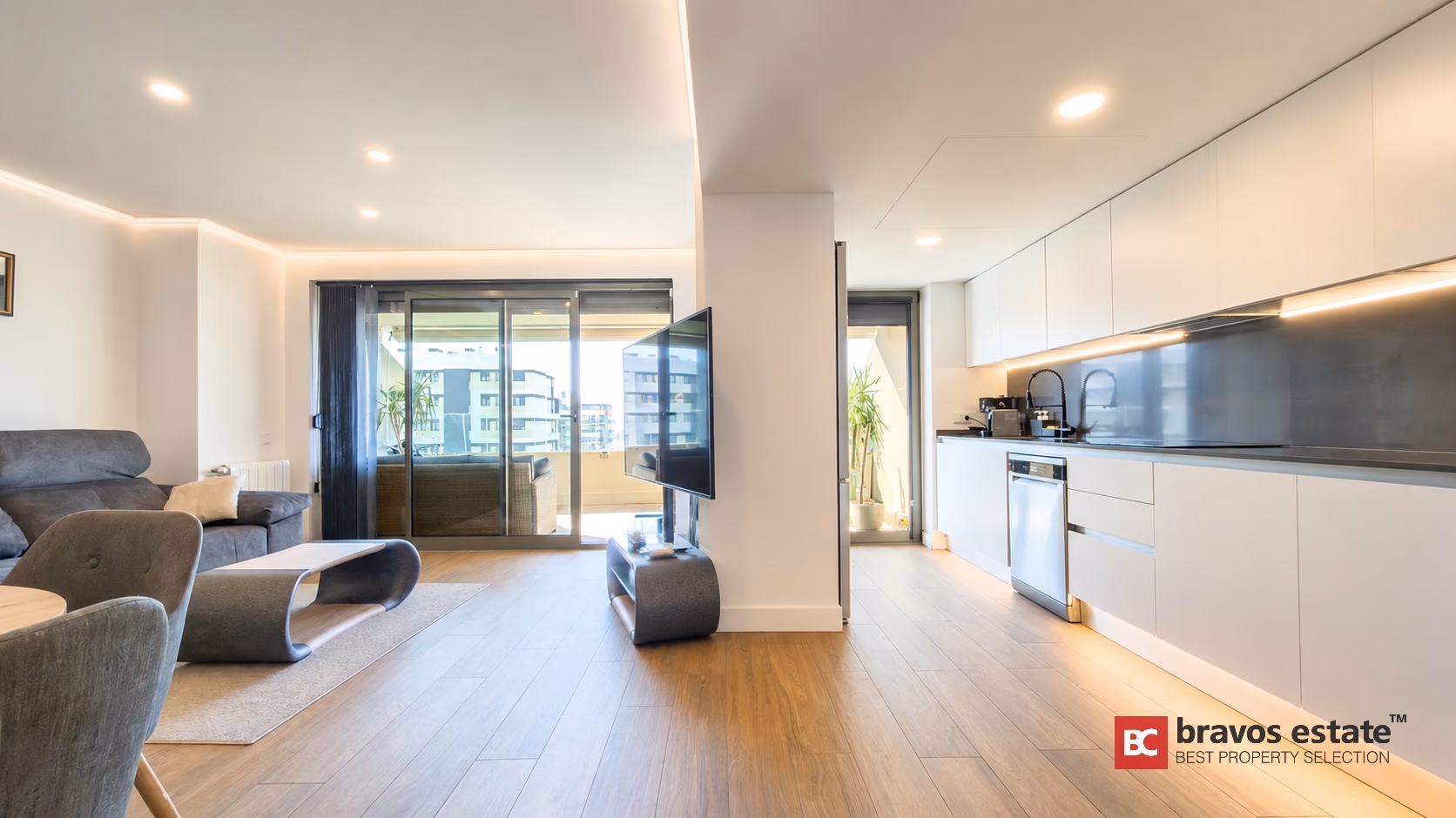 Modern 7th-Floor Apartment in PAU 5, Playa San Juan - 6