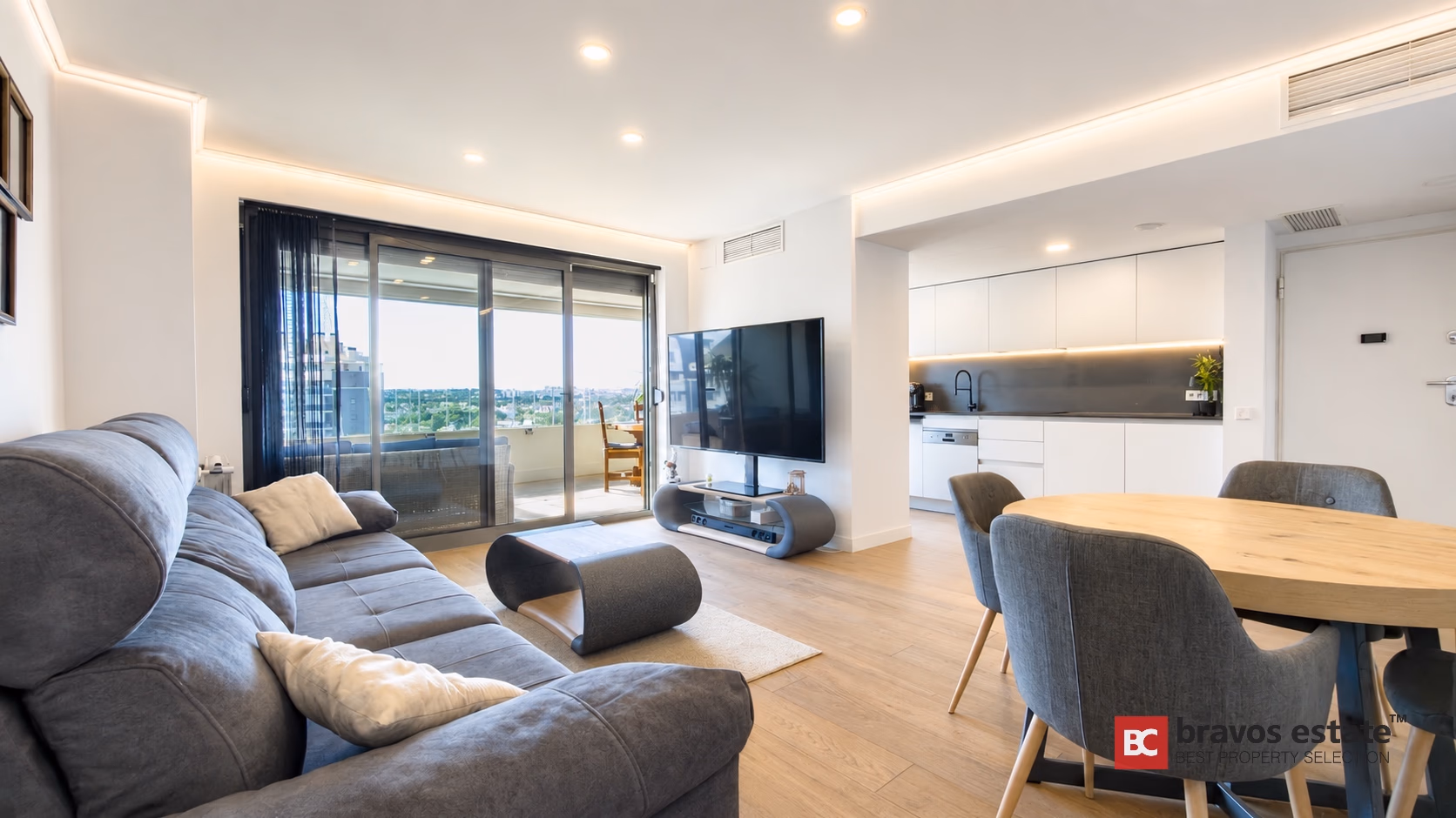 Modern 7th-Floor Apartment in PAU 5, Playa San Juan - 4
