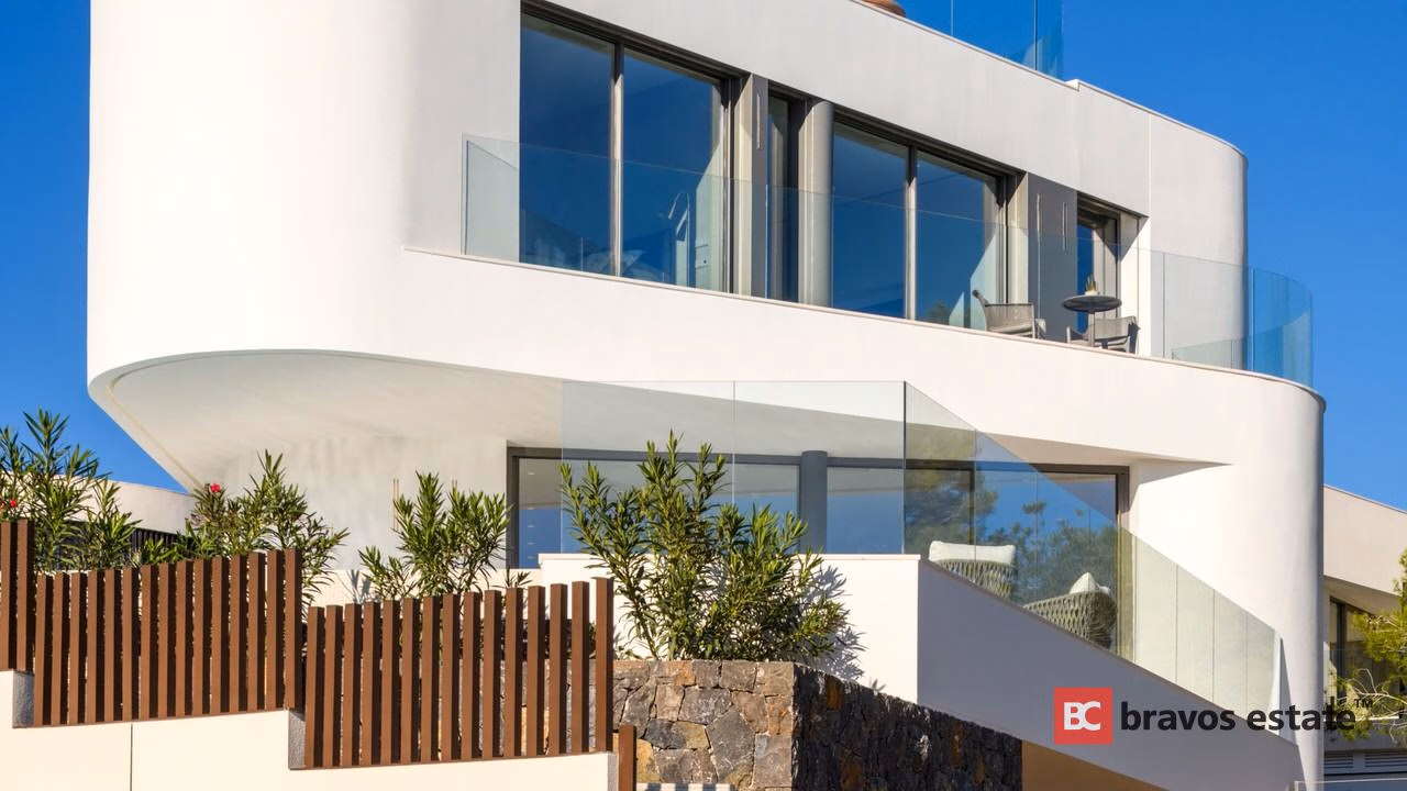 Просторная вилла, 4 спальни в Финестрате · 331 m² - 1
