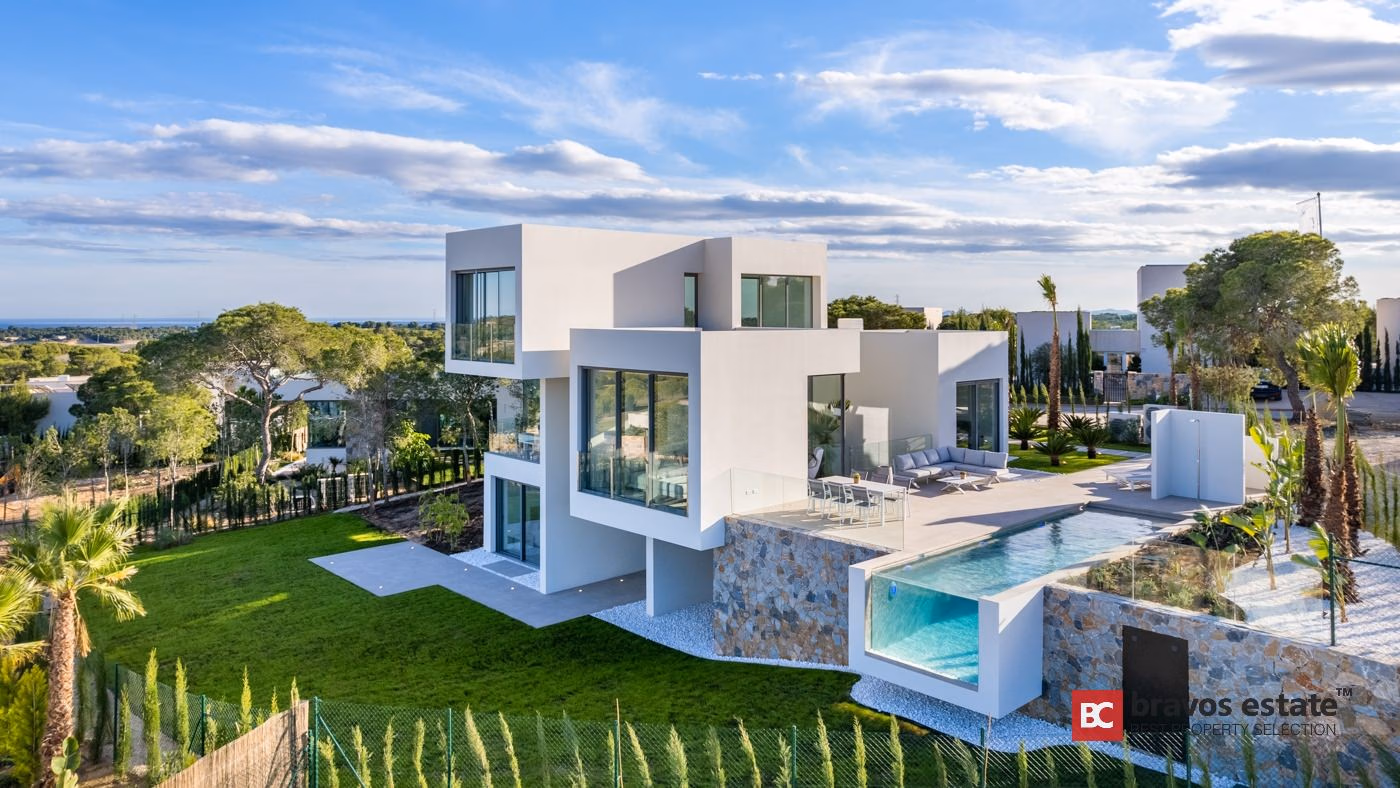 Новая вилла, 3 спальни в Лас-Колинас · 240 m² - 1