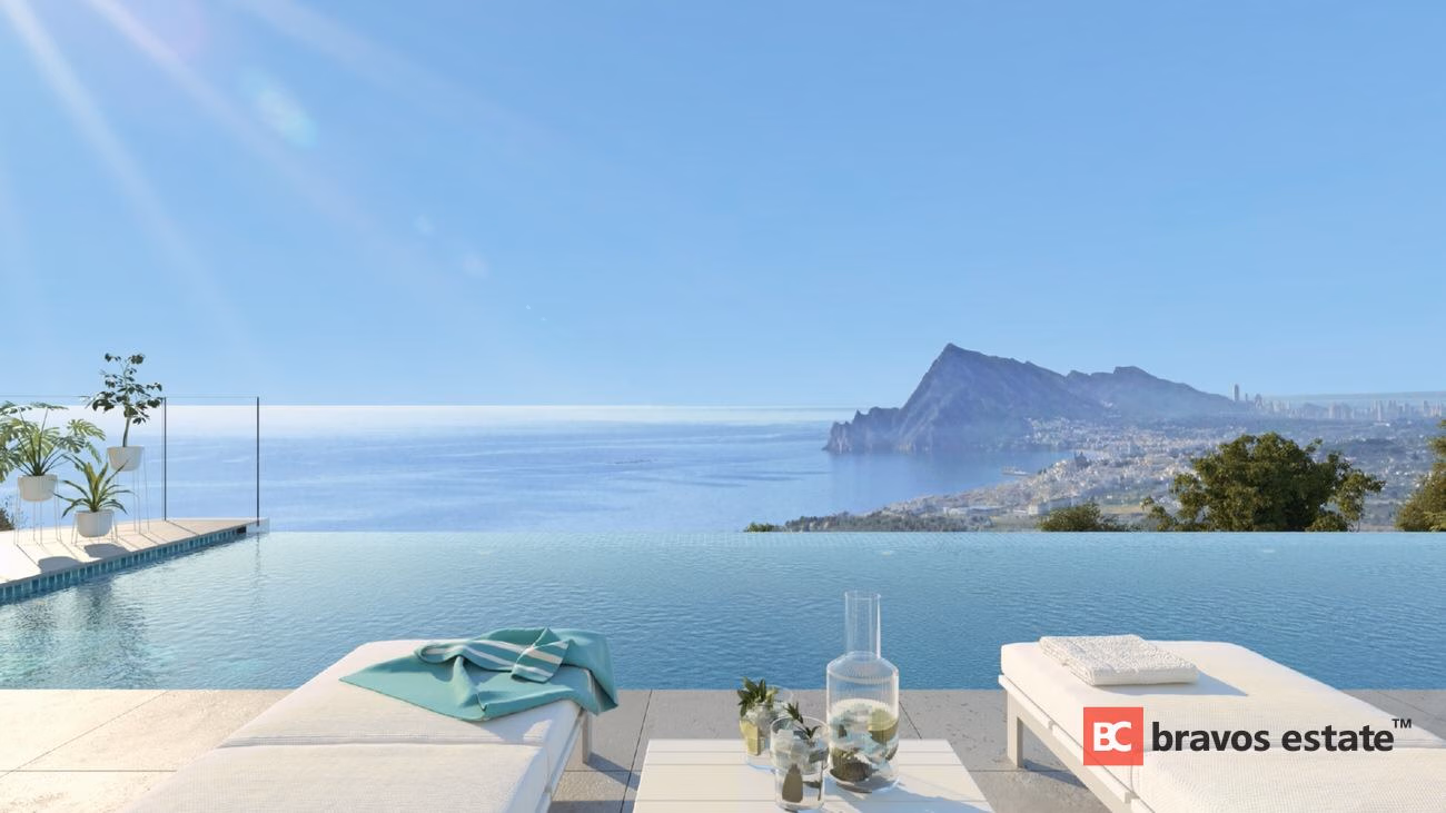 Двухэтажная вилла с видом на море в Altea Hills - 31