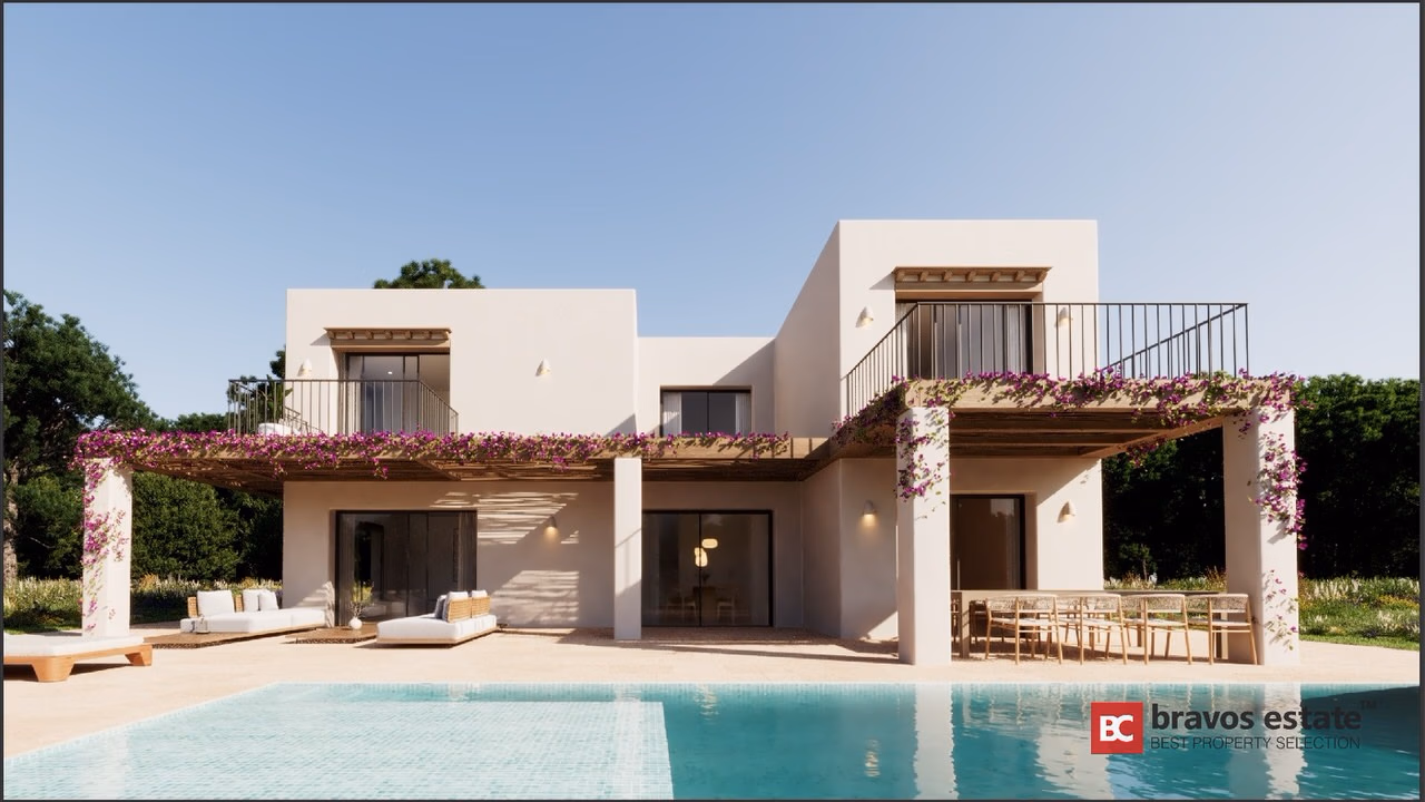 Spacious 4-Bedroom Villa in Javea 1