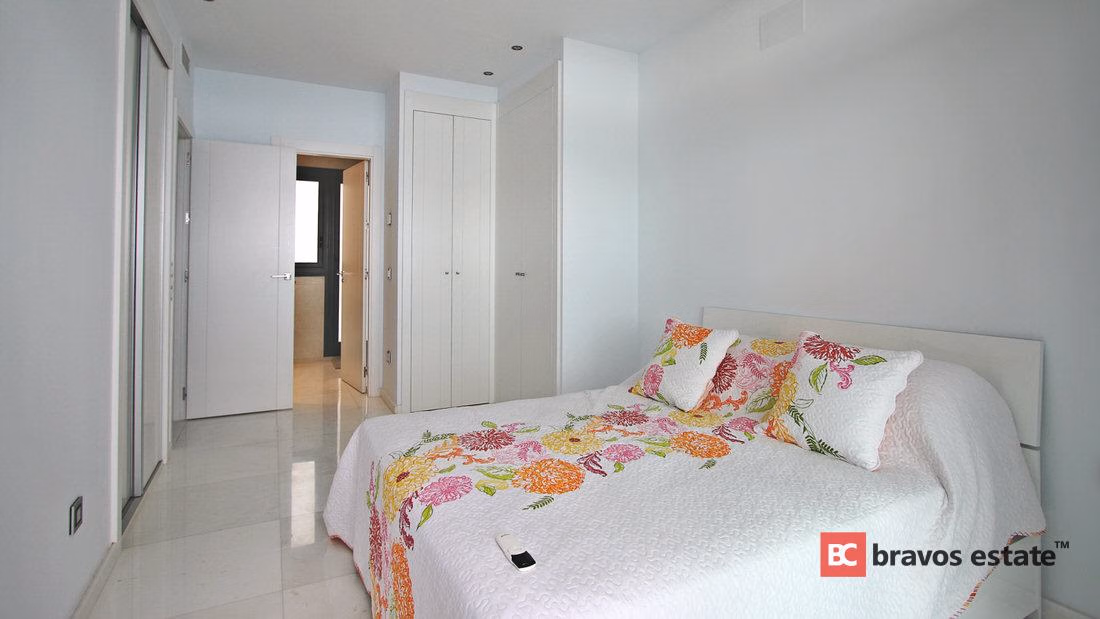 Апартаменты у моря, 2 спальни в Бенидорме · 357 m² - 12