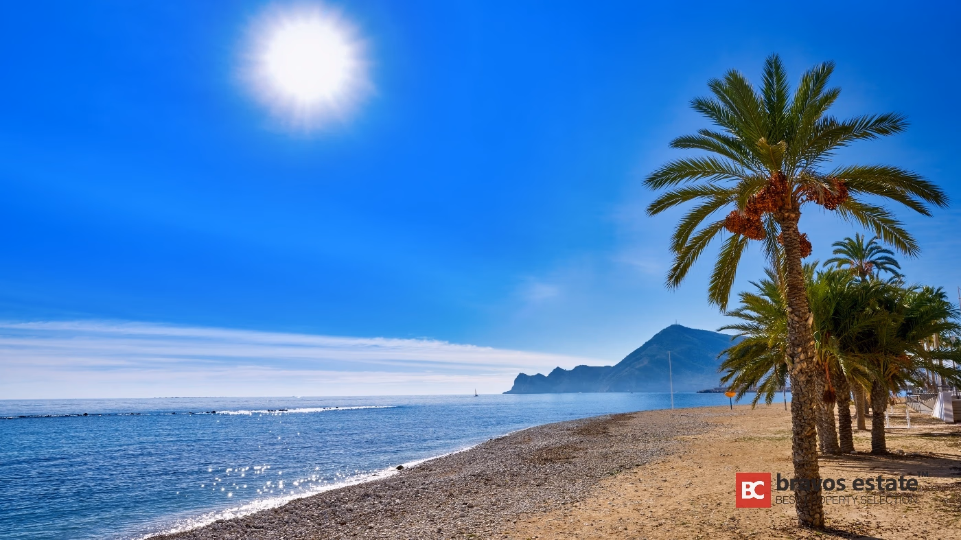 Двухэтажная вилла с видом на море в Altea Hills - 33