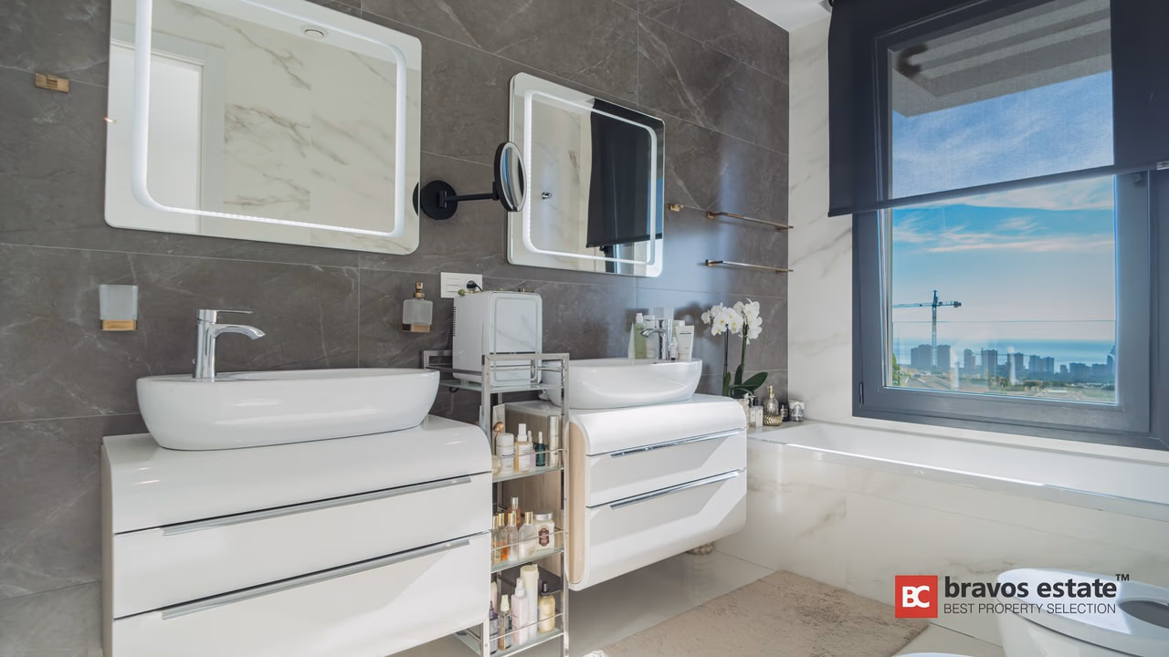 Вилла с 5 спальнями в Sierra Cortina, Финестрат, 450 м² - 15
