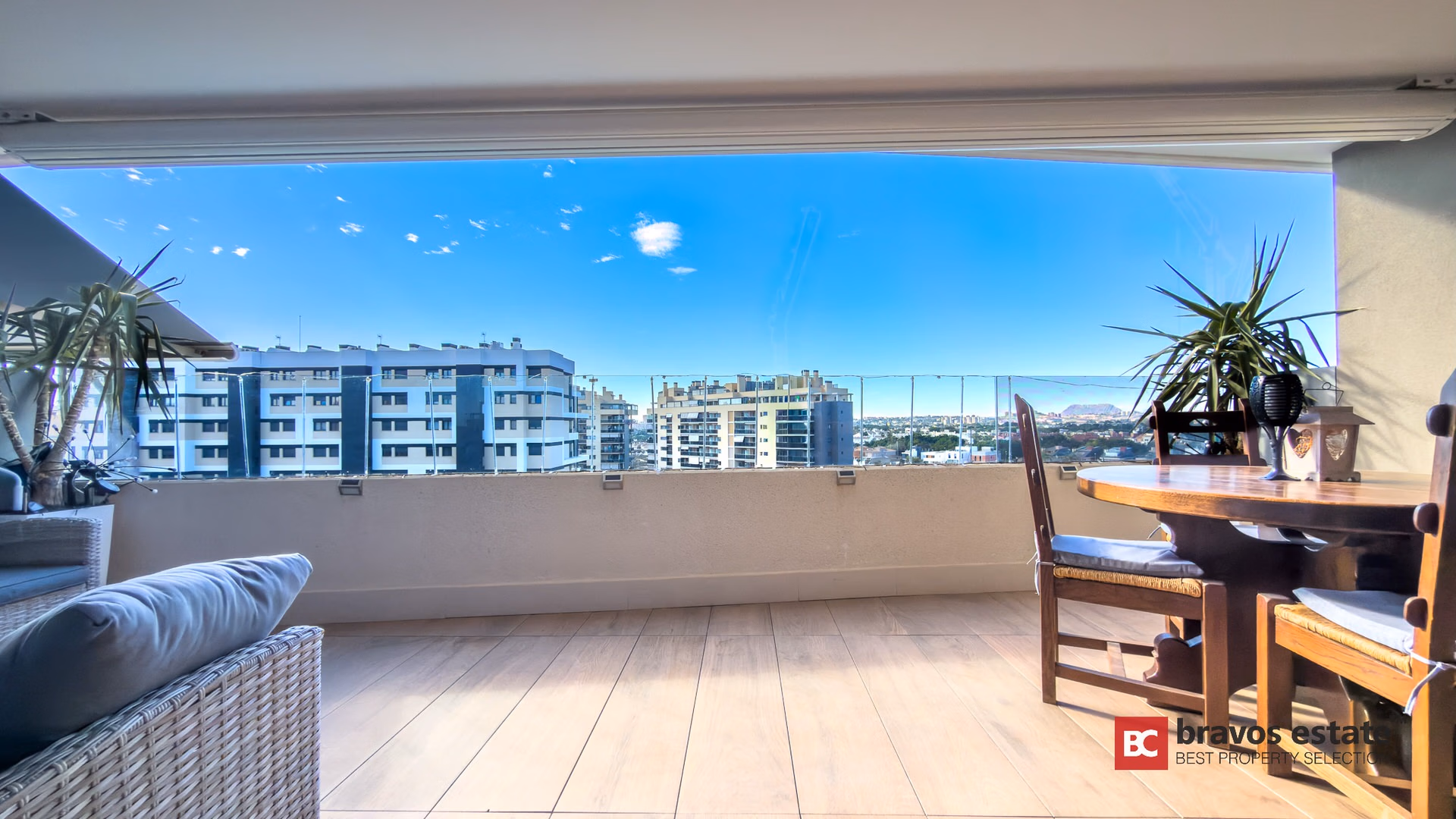 Modern 7th-Floor Apartment in PAU 5, Playa San Juan - 15