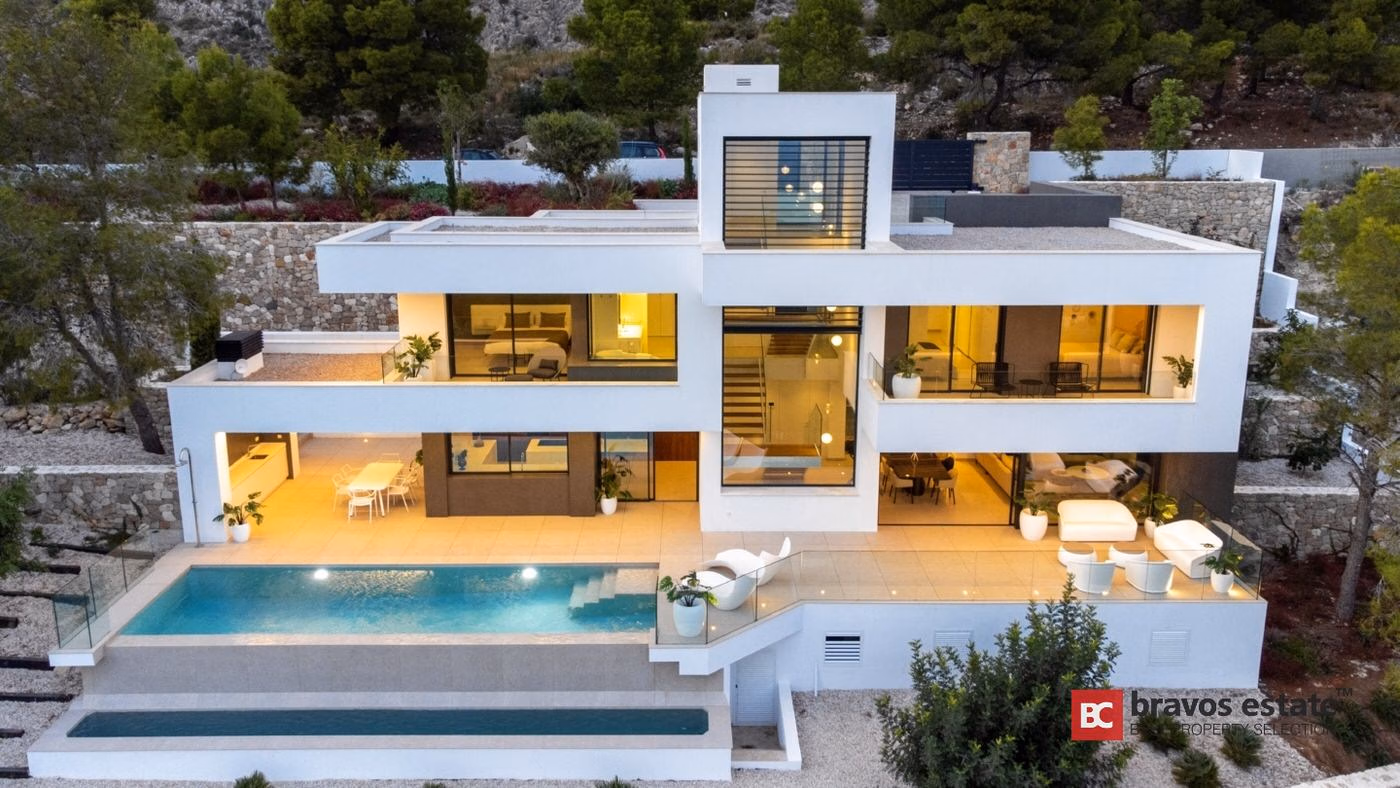 Двухэтажная вилла с видом на море в Altea Hills - 4