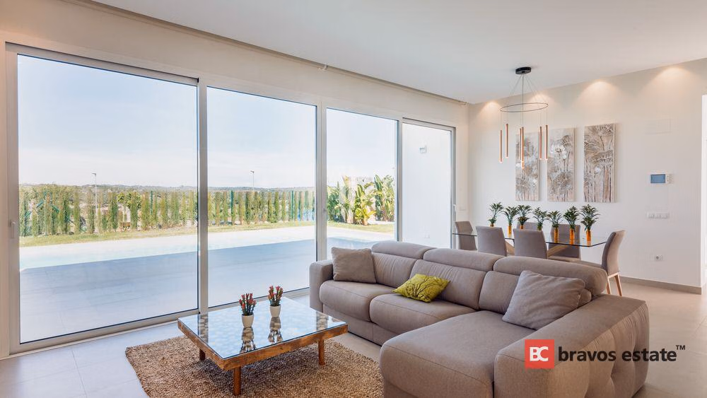 Просторная вилла, 3 спальни в Лас-Колинас · 254 m² - 6