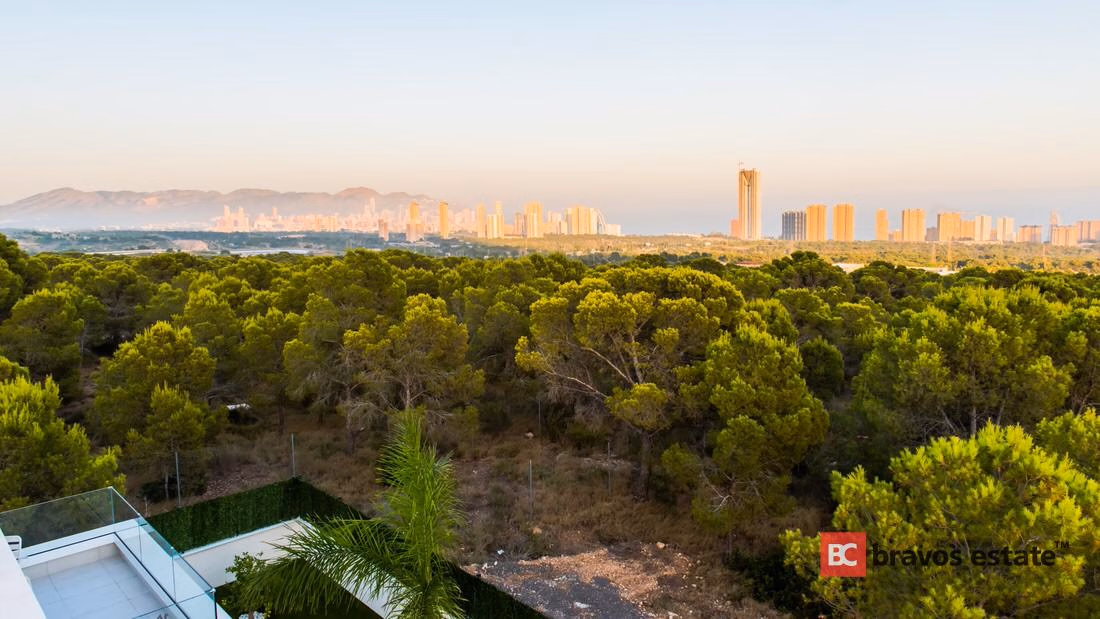Просторная вилла, 3 спальни в Финестрате · 282 m² - 13