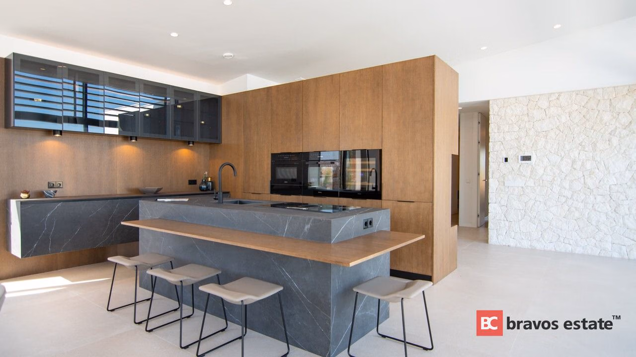 Новая вилла, 4 спальни в Лас-Колинас · 210 m² - 15