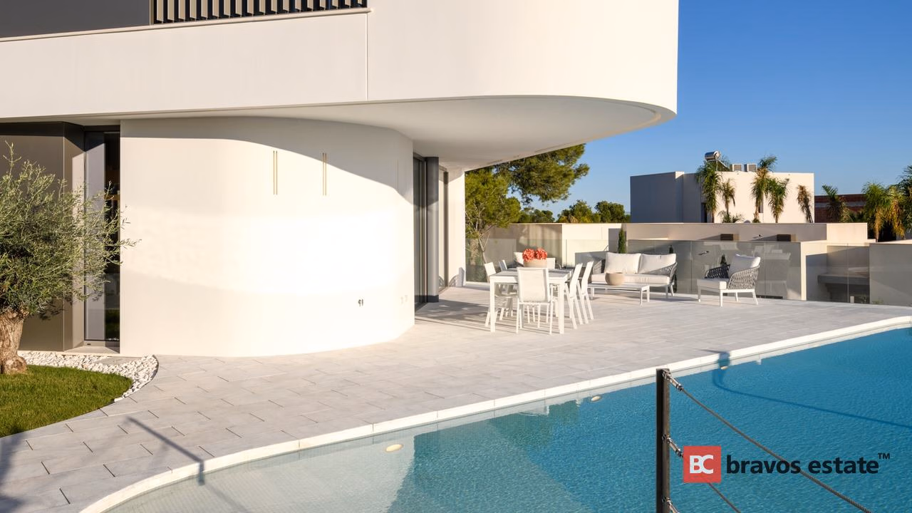 Просторная вилла, 4 спальни в Финестрате · 331 m² - 4