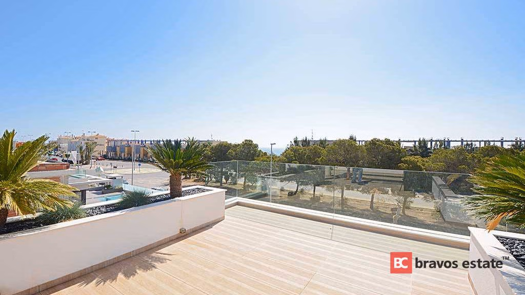 Вилла рядом с морем, 4 спальни в Кампоаморе · 157 m² - 8