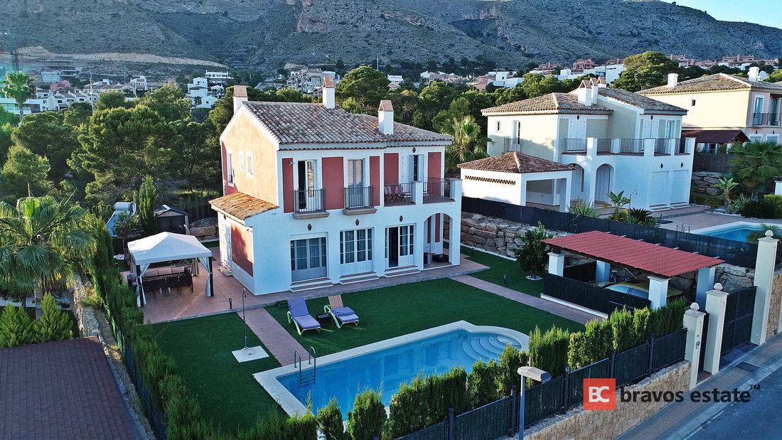 Светлая вилла, 4 спальни в Финестрате - 4