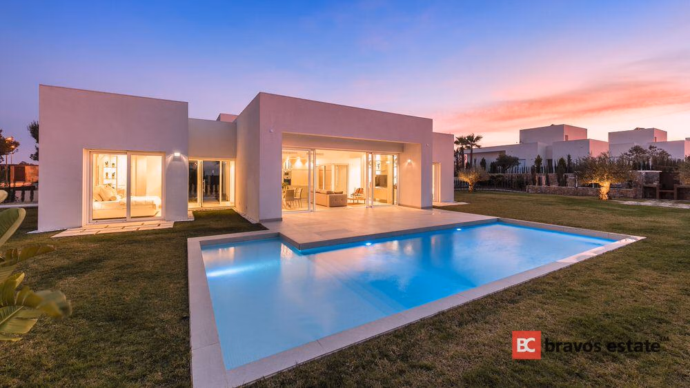Просторная вилла, 3 спальни в Лас-Колинас · 254 m² - 2