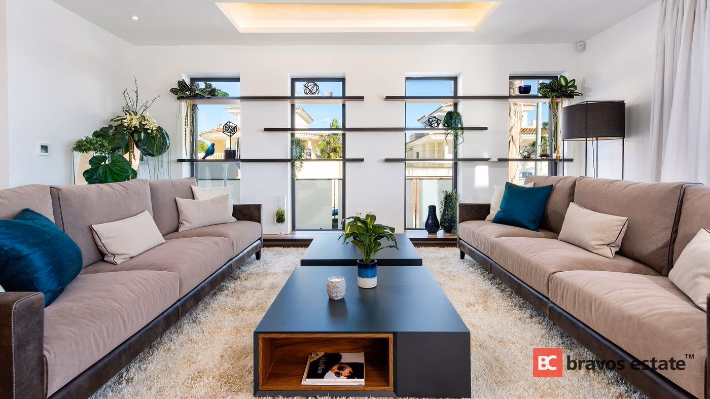 Просторная вилла, 5 спален в Сьюдад-Кесаде · 371 m² - 3