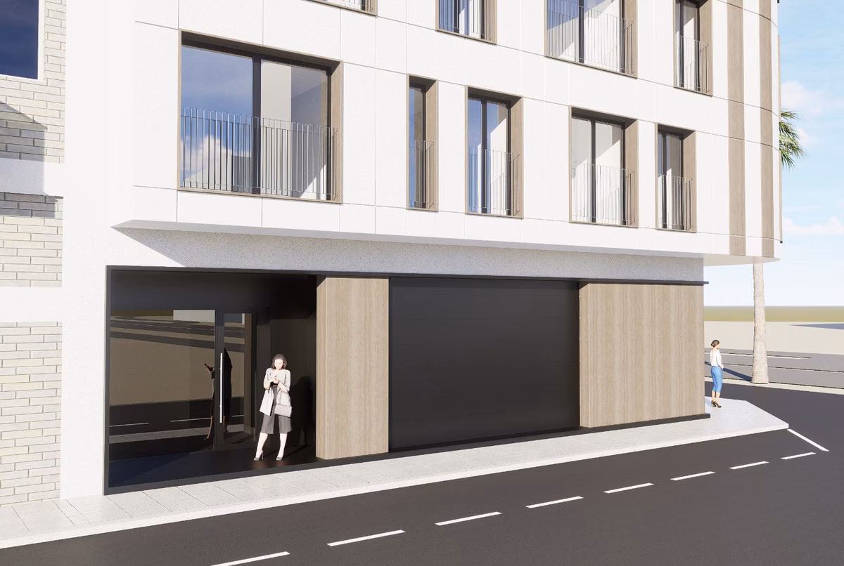 Угловой вход и первый этаж Edificio Anamar, Торревьеха