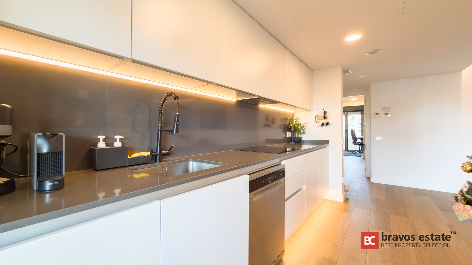 Modern 7th-Floor Apartment in PAU 5, Playa San Juan - 9