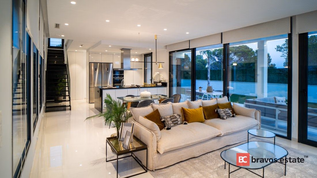 Просторная вилла, 3 спальни в Финестрате · 282 m² - 3
