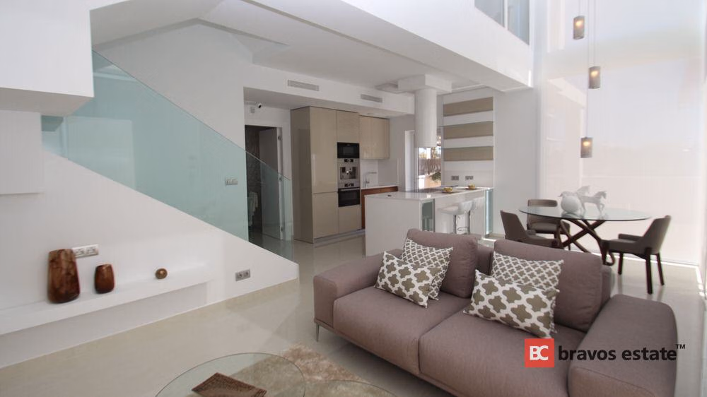 Новая вилла, 3 спальни в Сьюдад-Кесаде · 183 m² - 3