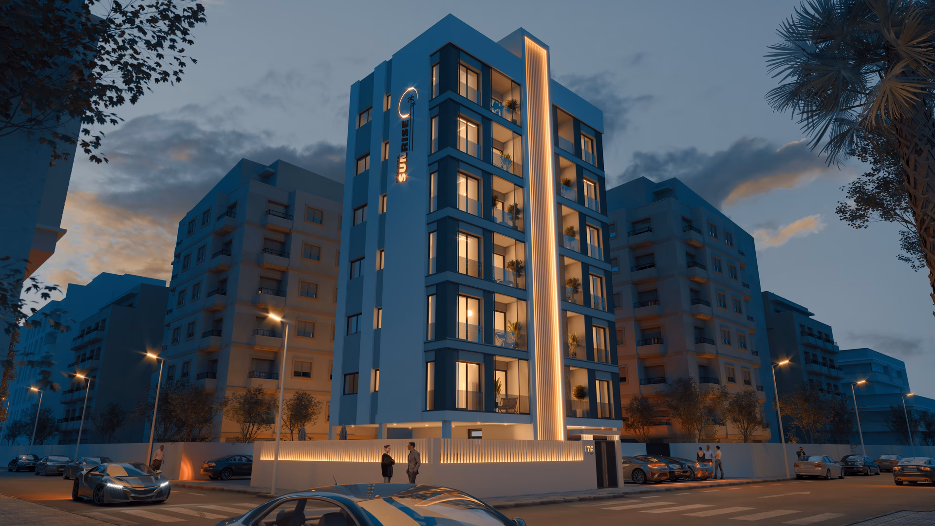 Sunrise Tower в сумерках: подсвеченные балконы и огороженный вход с улицы