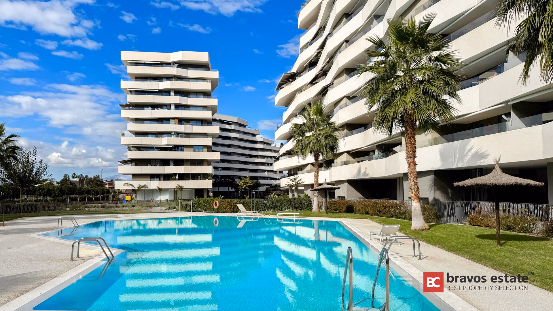 Beachside 3-Bedroom Apartment in Playa de San Juan 1
