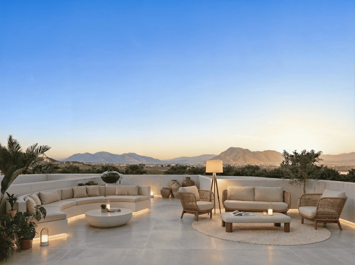 Солярий на крыше в сумерках с видом на горы в Larcosta Homes II, La Finca Golf