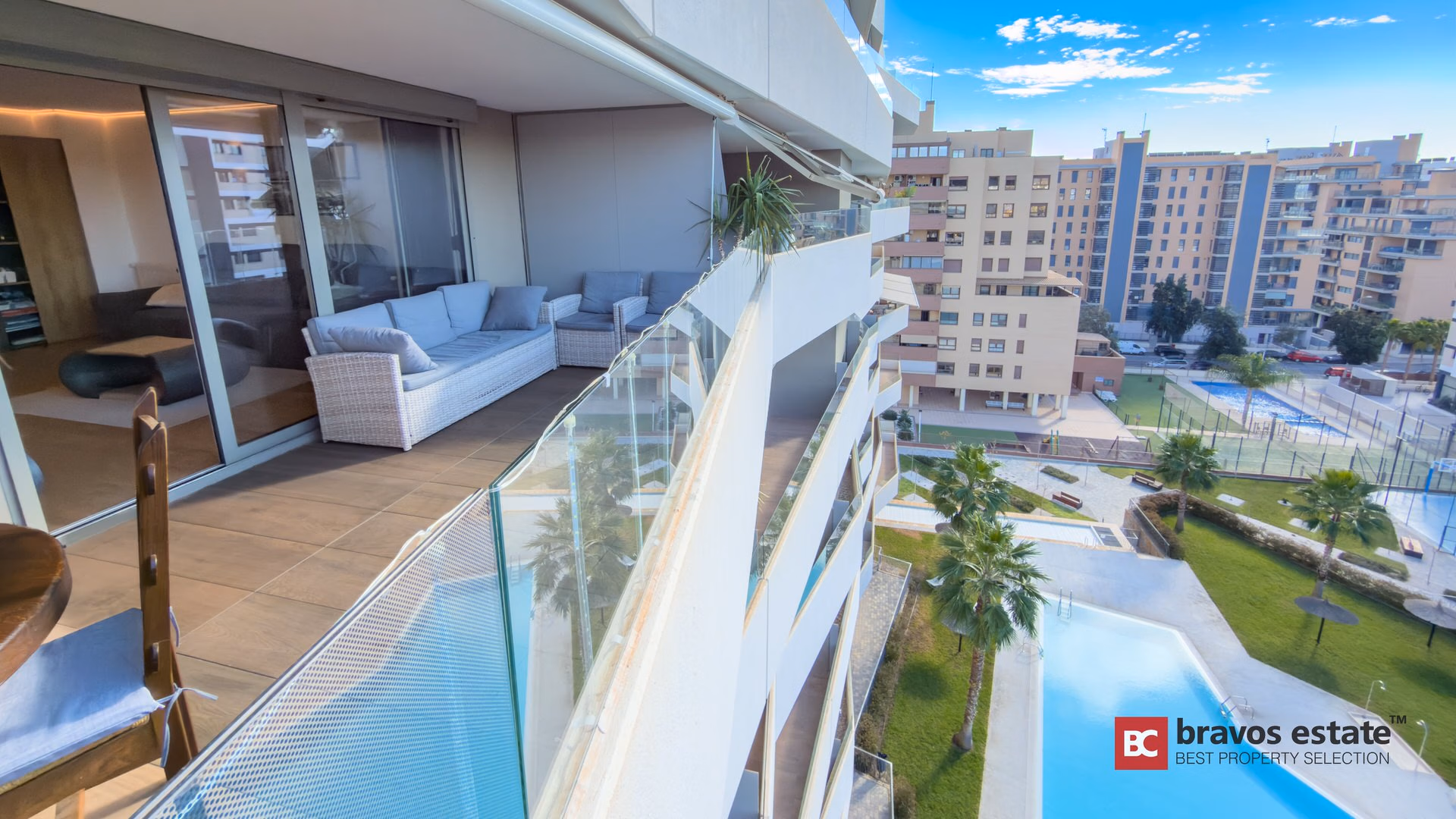 Modern 7th-Floor Apartment in PAU 5, Playa San Juan - 11