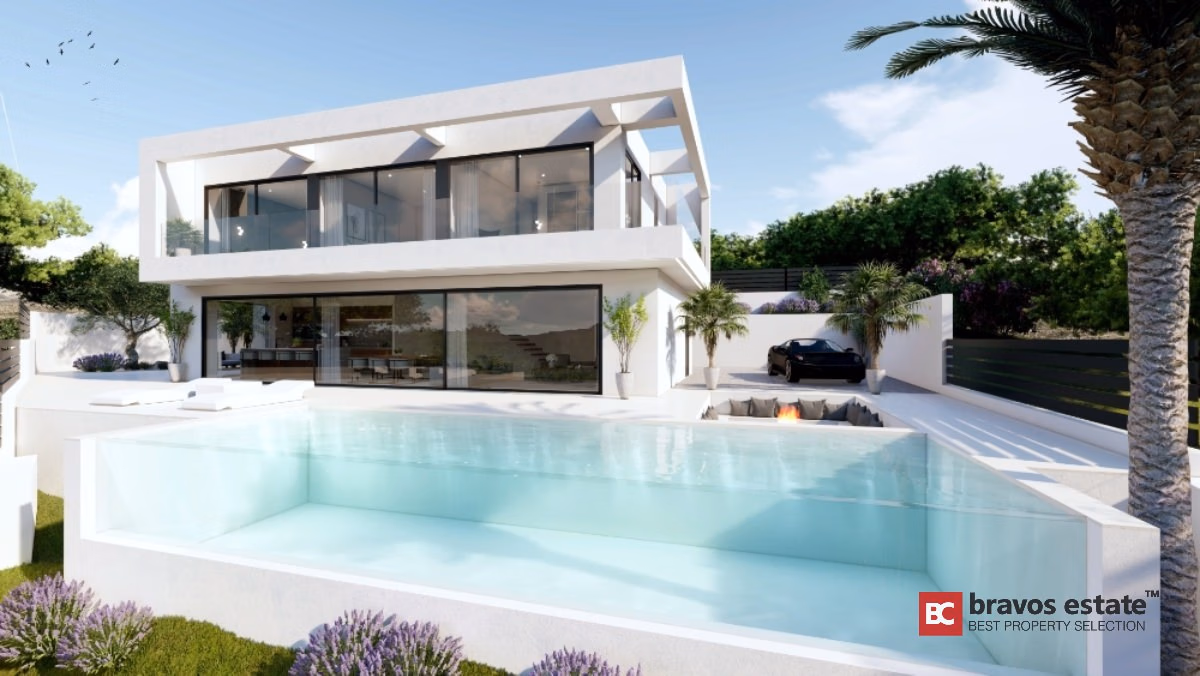 Beachside 3-Bedroom Villa in El Campello 1