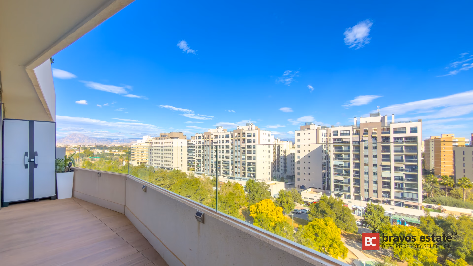 Modern 7th-Floor Apartment in PAU 5, Playa San Juan - 29
