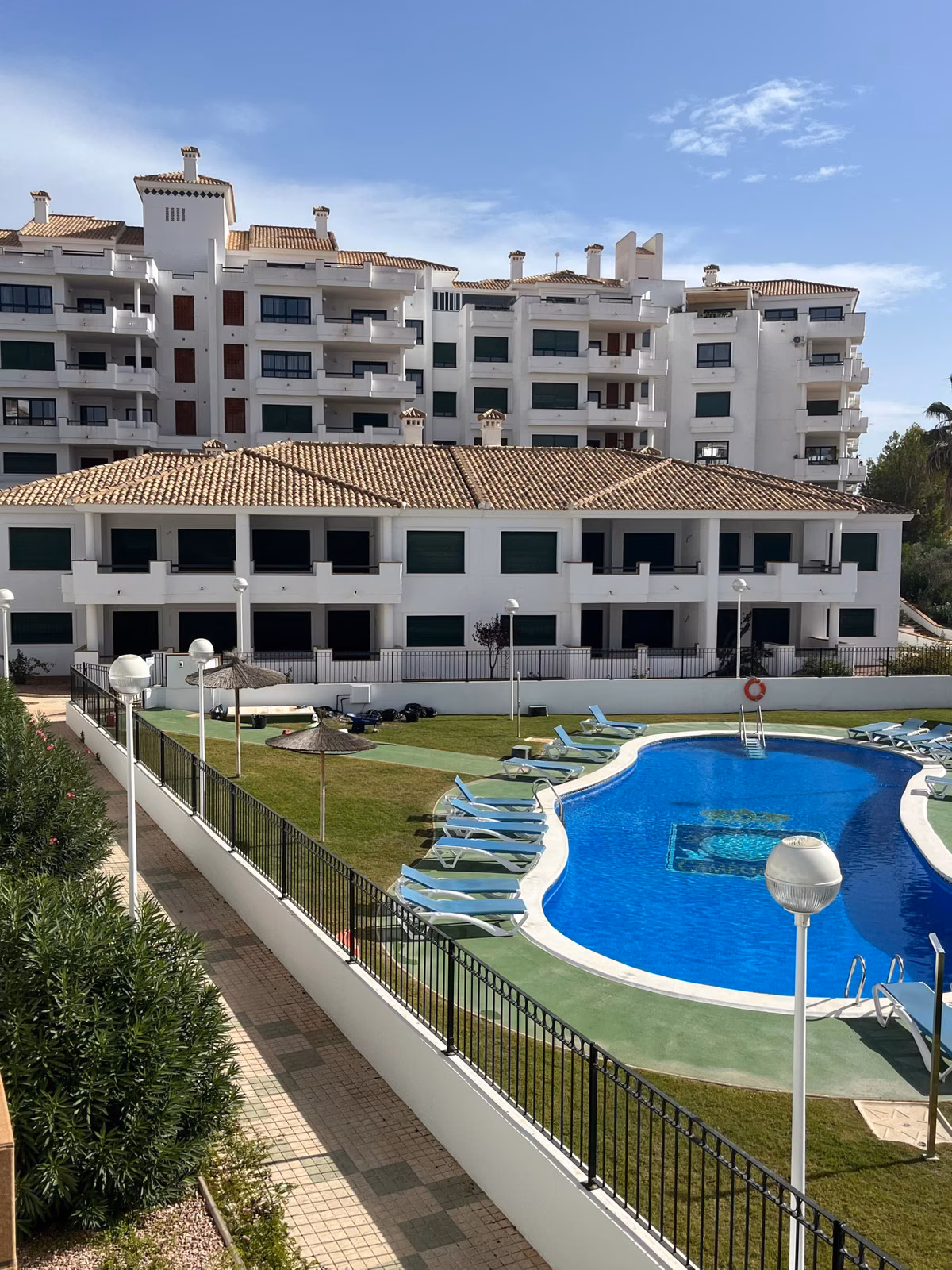 Общий бассейн и газоны Residencial Iron, Lomas de Campoamor