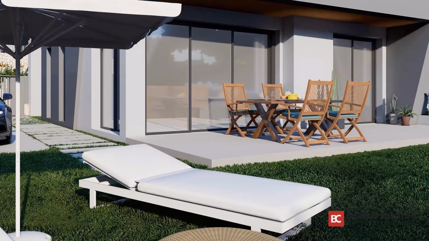 CGI-рендер виллы Bonalba Green Villas: терраса на уровне земли с обеденным набором из тика, шезлонгом на газоне и большими раздвижными стеклянными дверями.