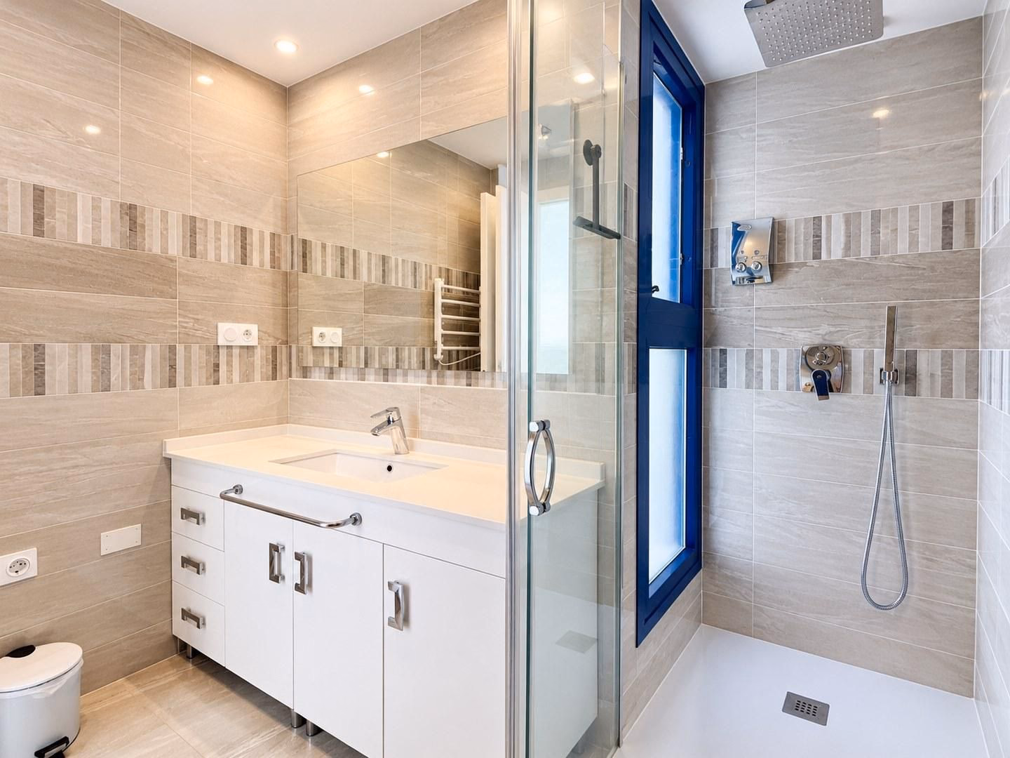 Sea Senses, Punta Prima — квартира с 2 спальнями на 7 этаже, первая линия моря - 21