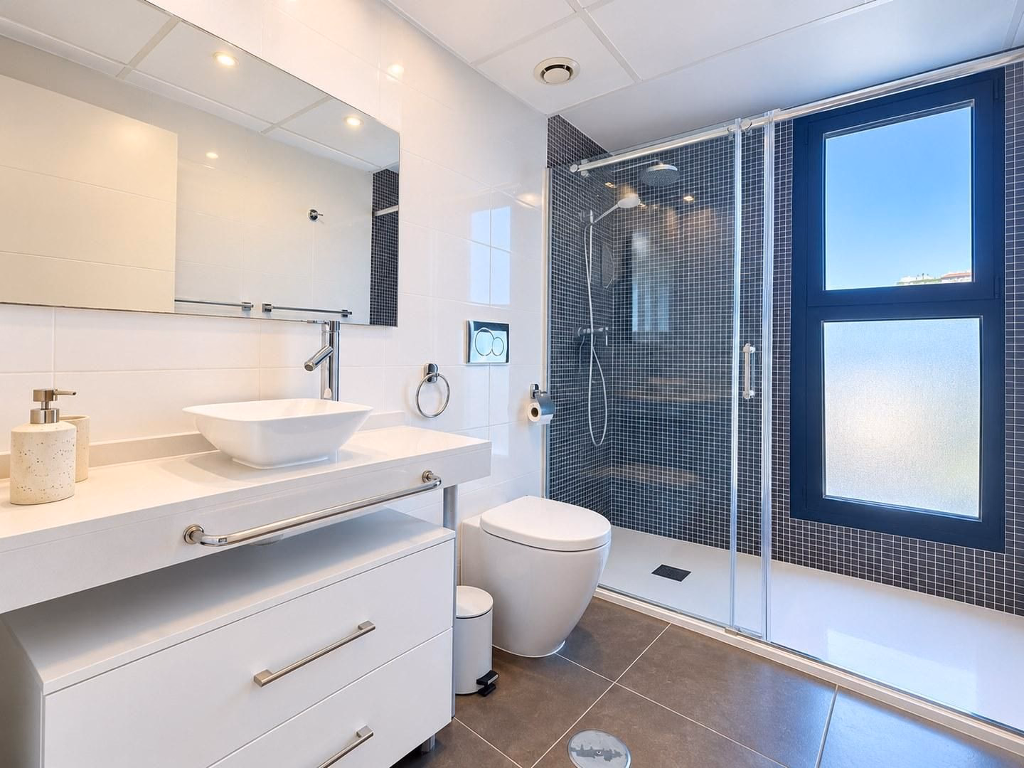 Sea Senses, Punta Prima — квартира с 2 спальнями на 7 этаже, первая линия моря - 27