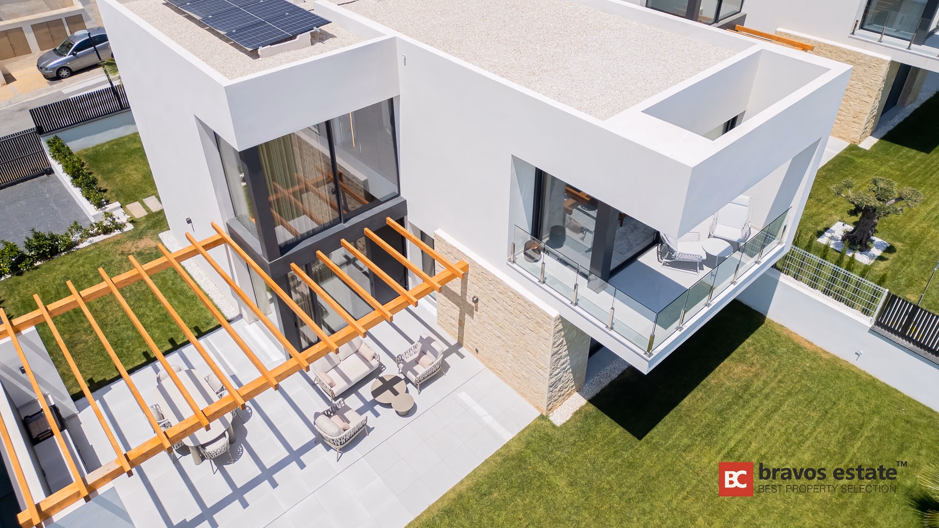 Современная архитектура виллы Sea View в Finestrat