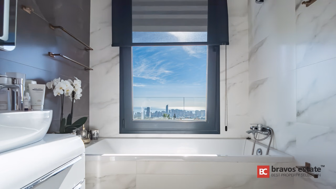 Вилла с 5 спальнями в Sierra Cortina, Финестрат, 450 м² - 16