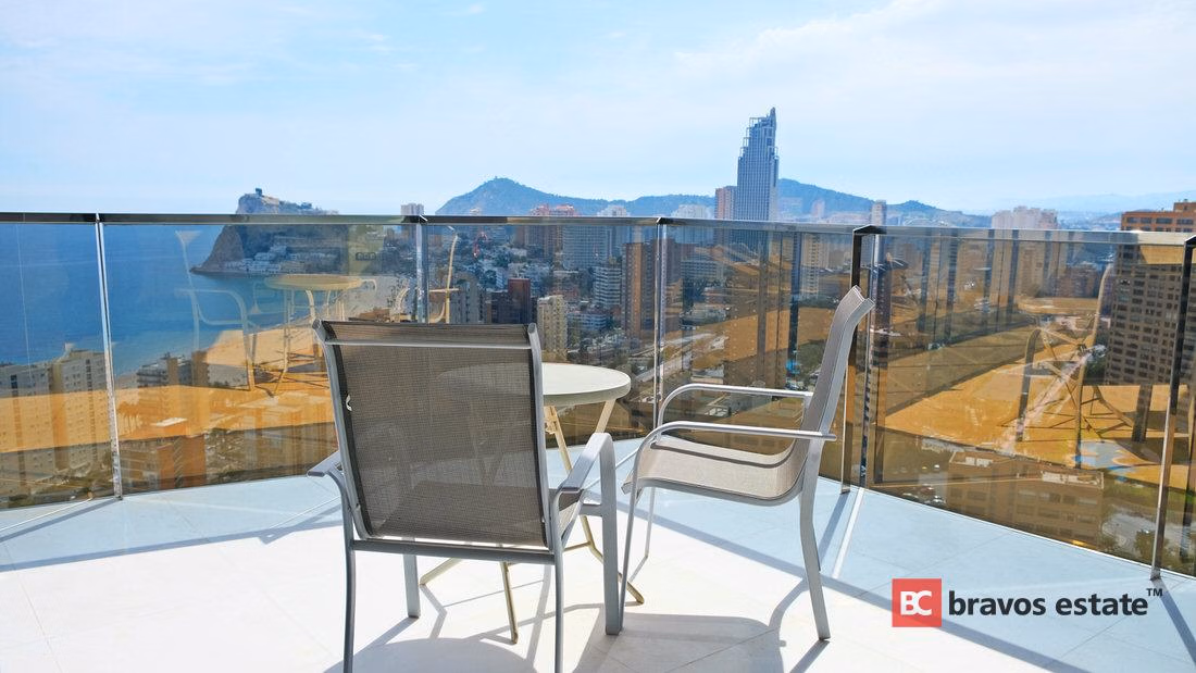Апартаменты у моря, 2 спальни в Бенидорме · 357 m² - 17