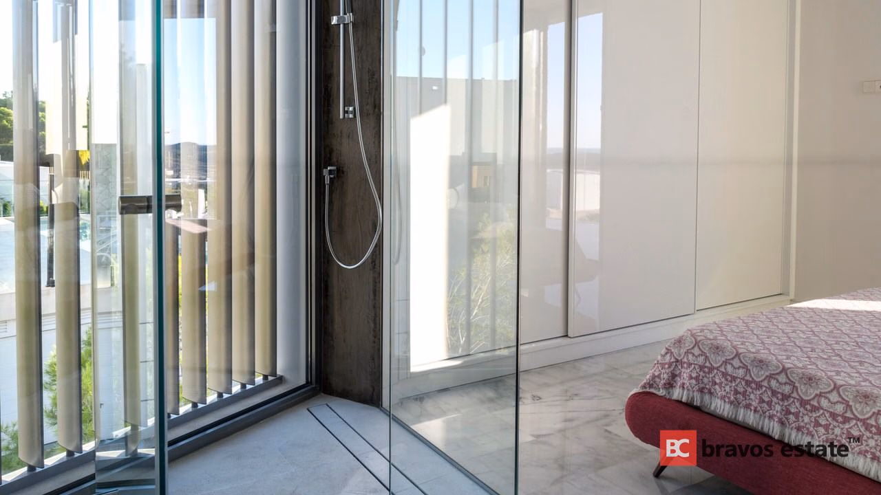 Просторная вилла, 4 спальни в Финестрате · 331 m² - 18