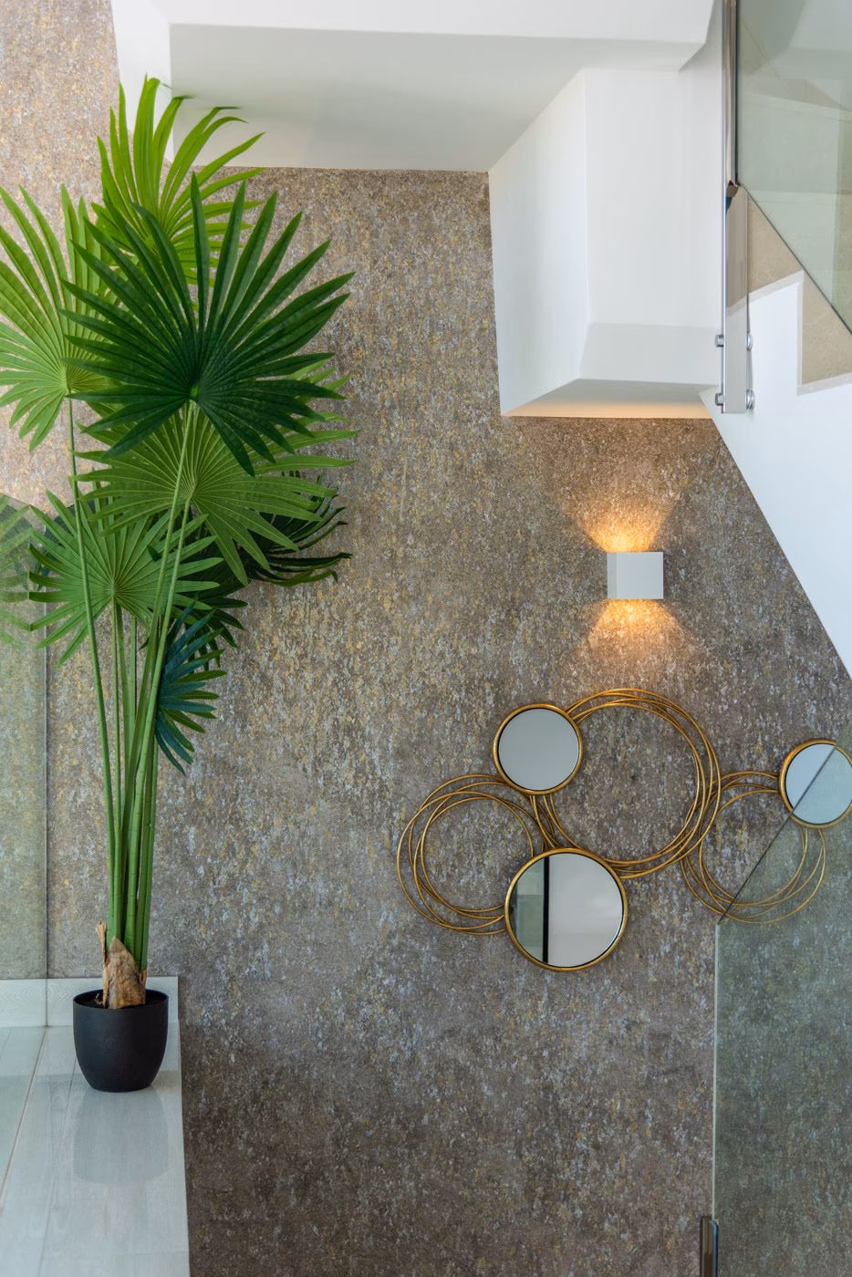 Частный бассейн в центре участка