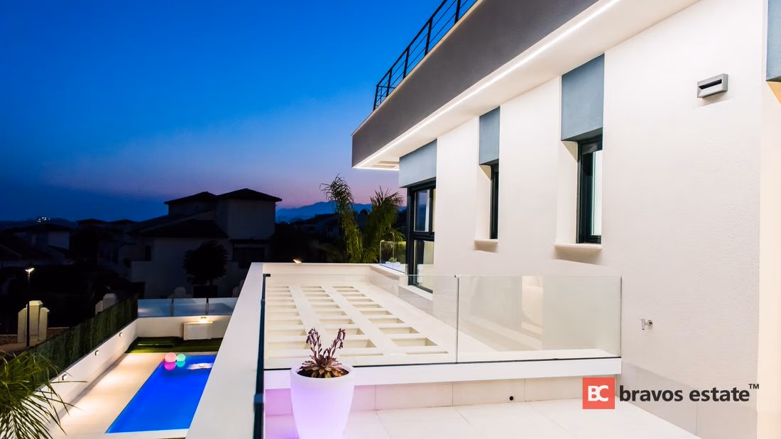 Просторная вилла, 3 спальни в Финестрате · 282 m² - 17